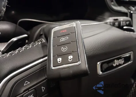 2025 Jeep Grand Cherokee L Altitude 4X4 from USA, damaged, VIN 1C4RJKAG0S8726537